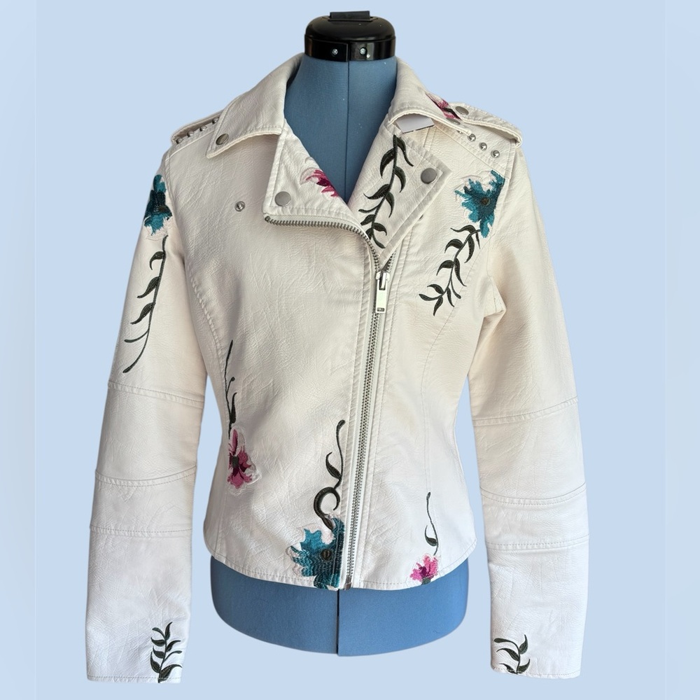 Candies biker jacket white faux leather embroidered Size M